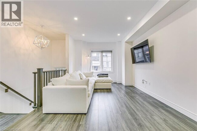 Photo - 28 Barley Ln