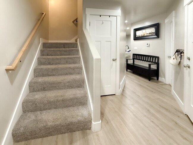 Photo - 616 E 625 S