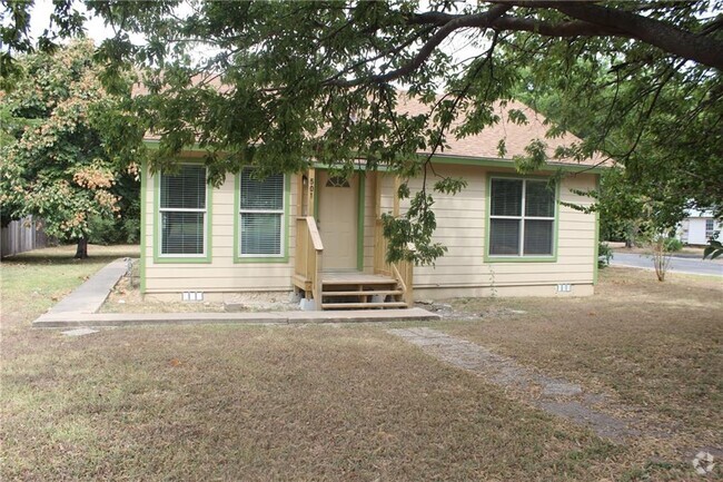 Building Photo - 501 N Lampasas St Rental