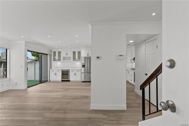 Building Photo - 10500 Sunland Blvd Rental