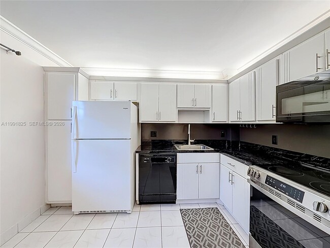 Photo - 605 Oaks Dr Unit 405