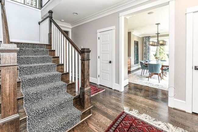 Photo - 215 N Van Buren St