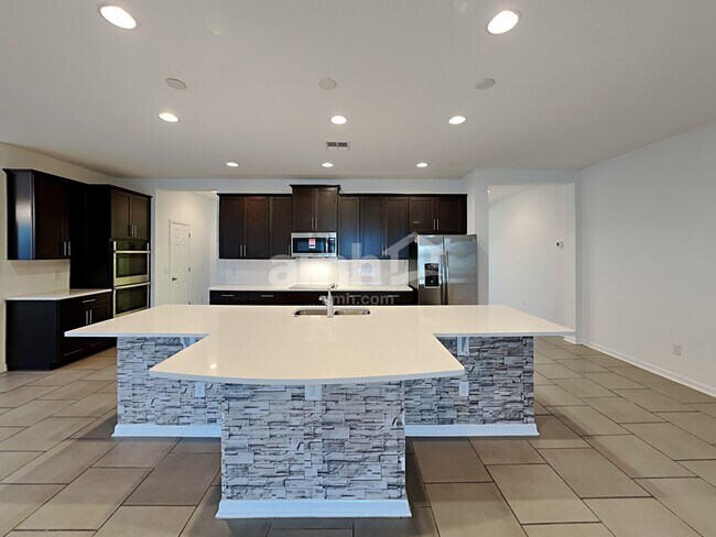 Photo - 1808 Henley St