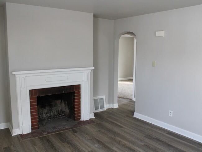 Photo - 483 S Military Rd