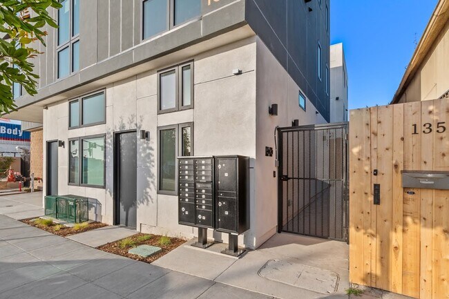129 National City Blvd