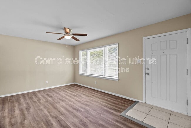 Photo - 1132 Redman Blvd