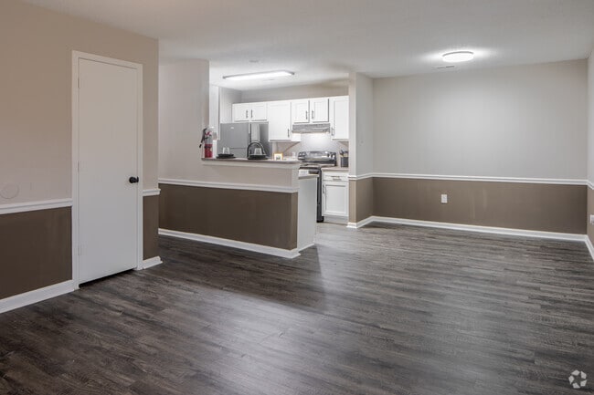 2BR, 2BA - 980SF - Living Room