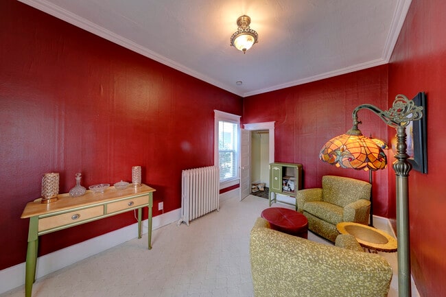 Photo - 317 W Brundage St