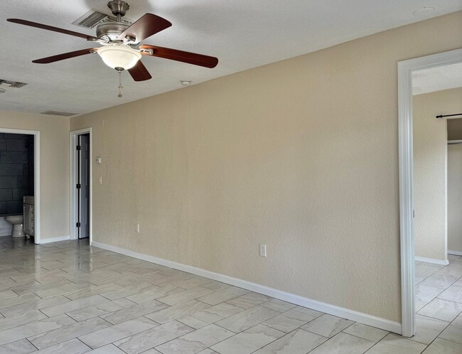 Photo - R# 5058-5059-P Unidad B