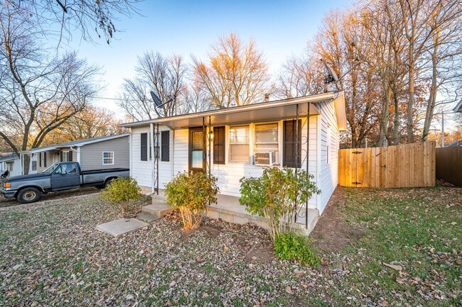 934 S Kansas Ave