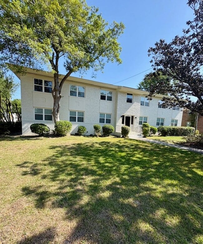 Photo - Newly Renovated Three Bedrooms Condo in South Windermere Unit B