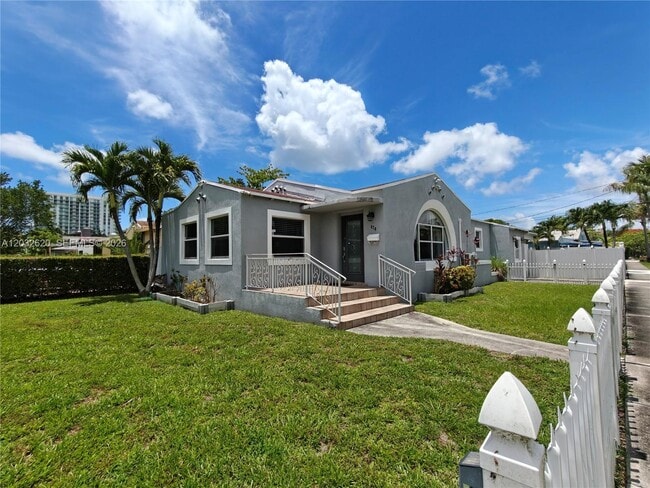 Building Photo - 470 SW 25th Rd