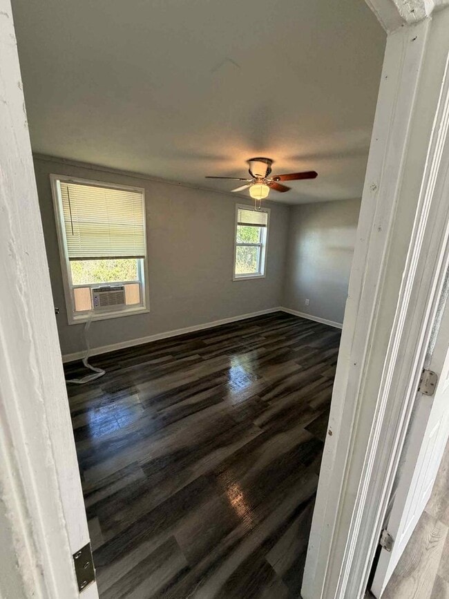 Photo - 205 4th St Unit 3