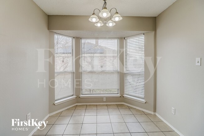 Photo - 912 Winterbury Ct