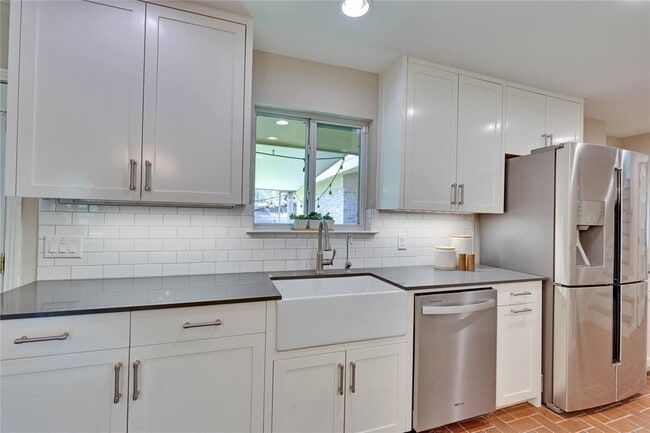 Photo - 2905 Greenlawn Pkwy