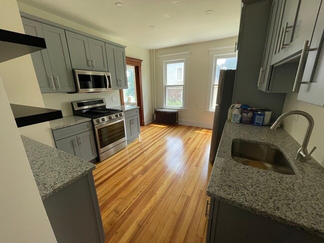 Photo - 24 Winthrop Ter Unit 1st Floor