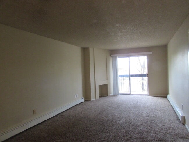 Building Photo - 3146 Lakeside Dr Unit 304 Rental