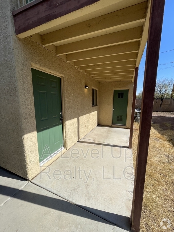 Building Photo - 208 E Yavapai Rd Rental