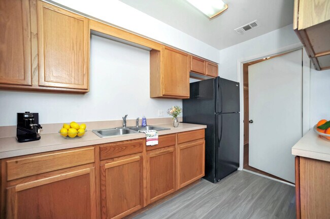 Photo - 1352 Westover St Unit 101