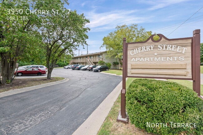 Building Photo - 3950 N Cherry St Unit 7