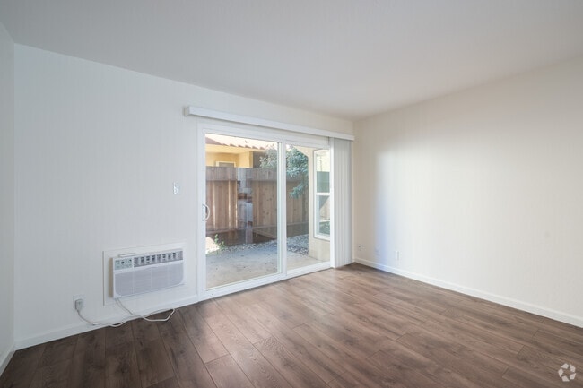 1BR, 1BA - 680SF