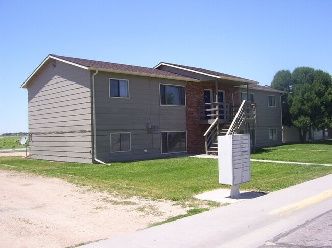 Building Photo - Building 5, 250-256 Applewood Ct. Unit 252