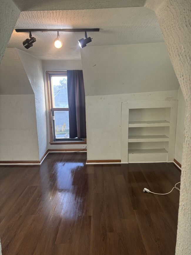 living room 1 - 314 S Park St Unit A