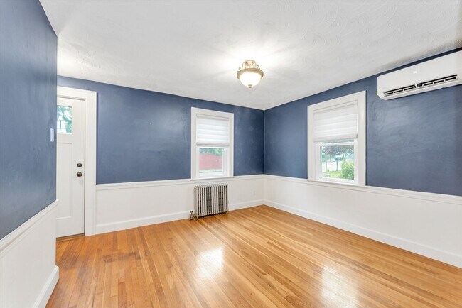 Photo - 153 Stimson St