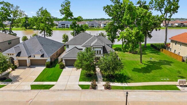 5314 Isidore Ln