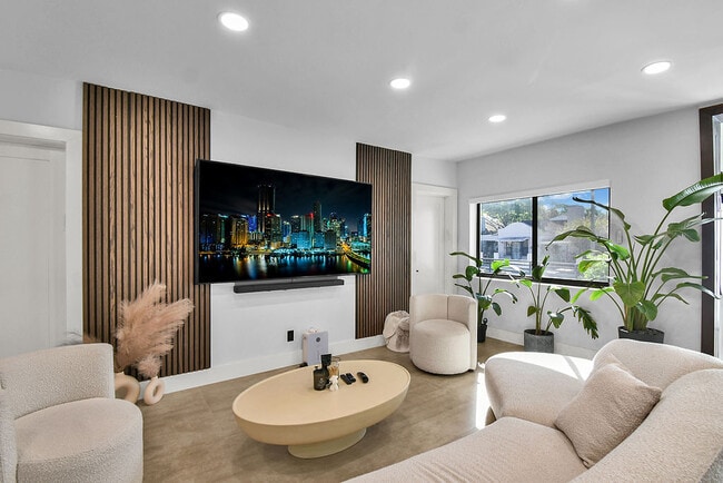 Photo - 85 NW 47th St