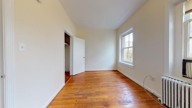 Photo - 109 C St SE Unit 109 C Street SE,  3