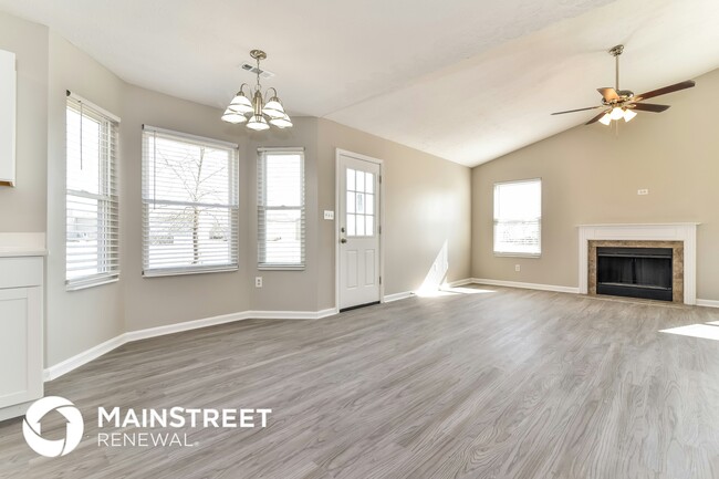 Photo - 6415 Hollingsworth Dr