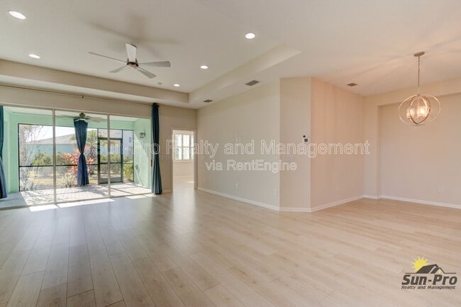 Photo - 301 Low Tide Ln