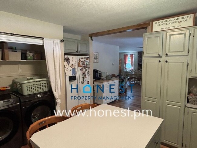 Photo - 206 Derosay St Unit 1