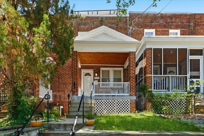 Photo - 2230 Observatory Pl NW