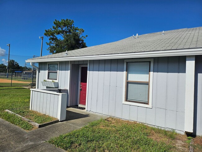 Photo - $1150 - 2/2 - Move In Special! Unit D