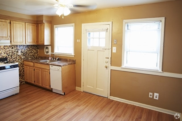 Kitchen - River Terrace Apartments