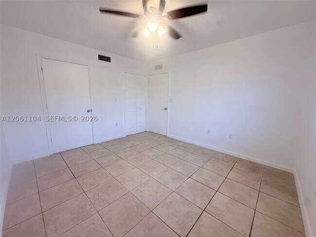995 NE 34th Ave Unit 101