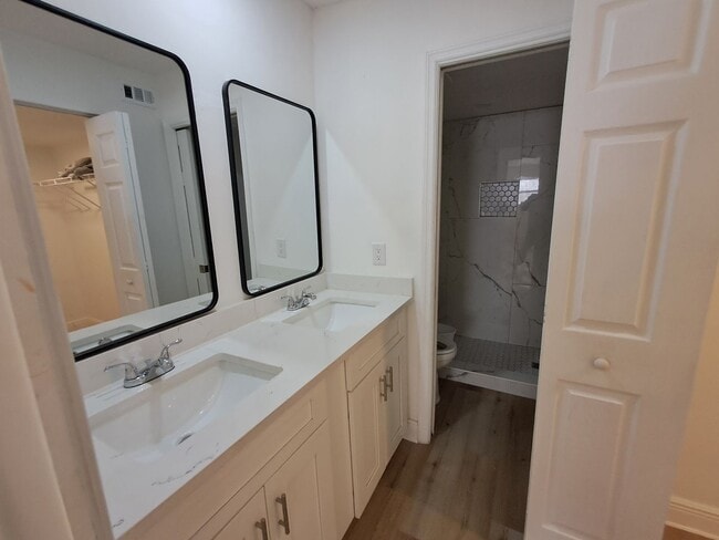 Photo - 10022 Oxfordshire Ln SW