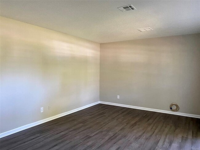 Photo - 306 Oakwild Dr