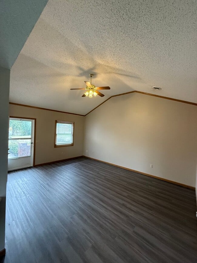 Photo - 606-606 Tamerisk Dr Unit 604