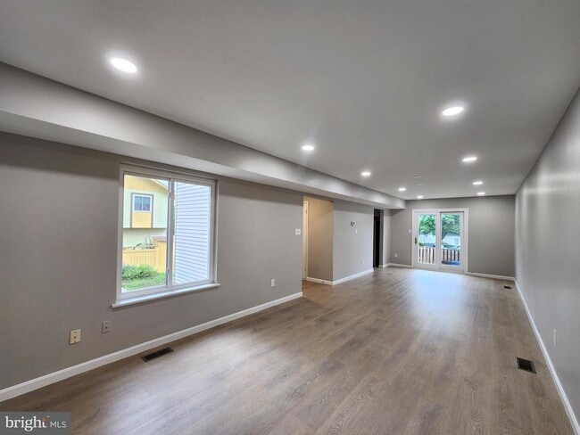 16 Steven Ct