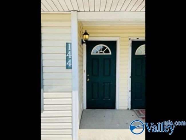 Building Photo - Kinney Road Unit 144 Kinney Rd.