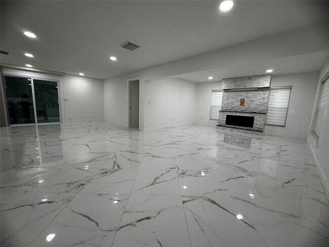 Photo - 4250 NW 9th Ct