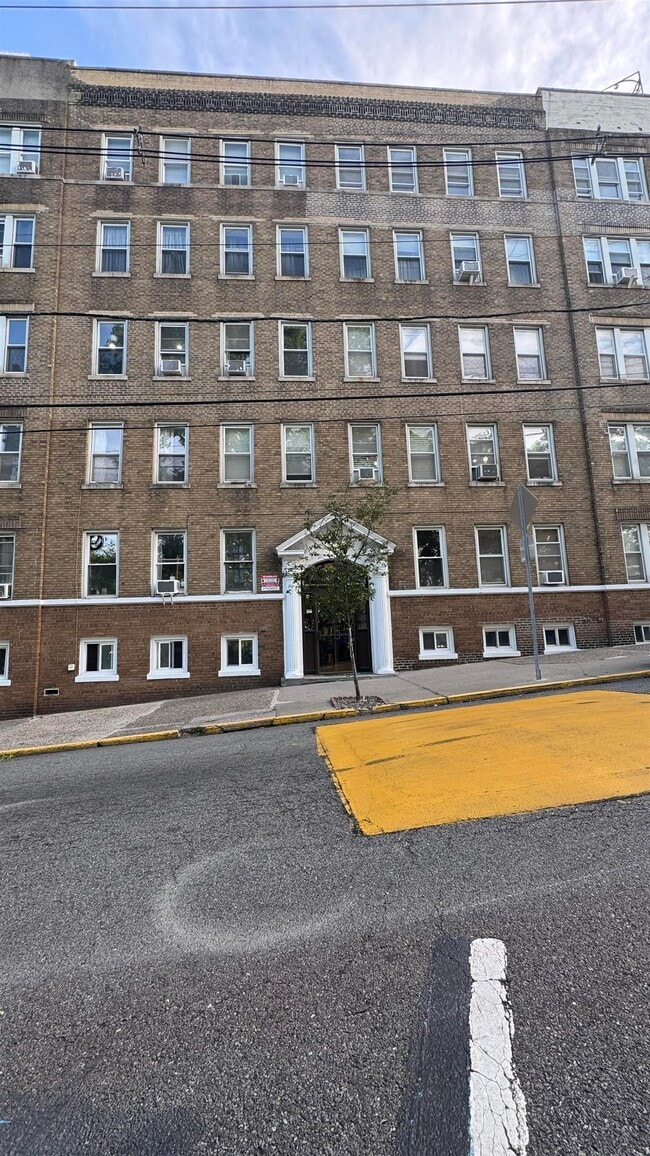 Building Photo - 325 79th St Unit 26