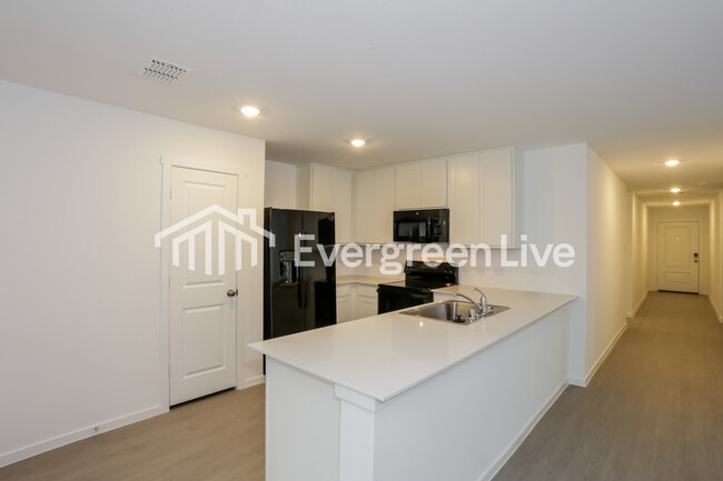 Photo - 6800 Haines Dr