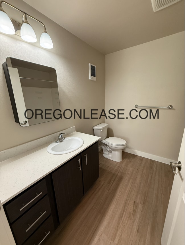 Photo - Newer 2-Bedroom Apartment located off Jasper rd in South Springfield Unit 4040 Horace st #12