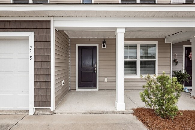 Photo - 3 Bedroom, 2.5 Bathroom Townhome in Cane Bay - Summerville