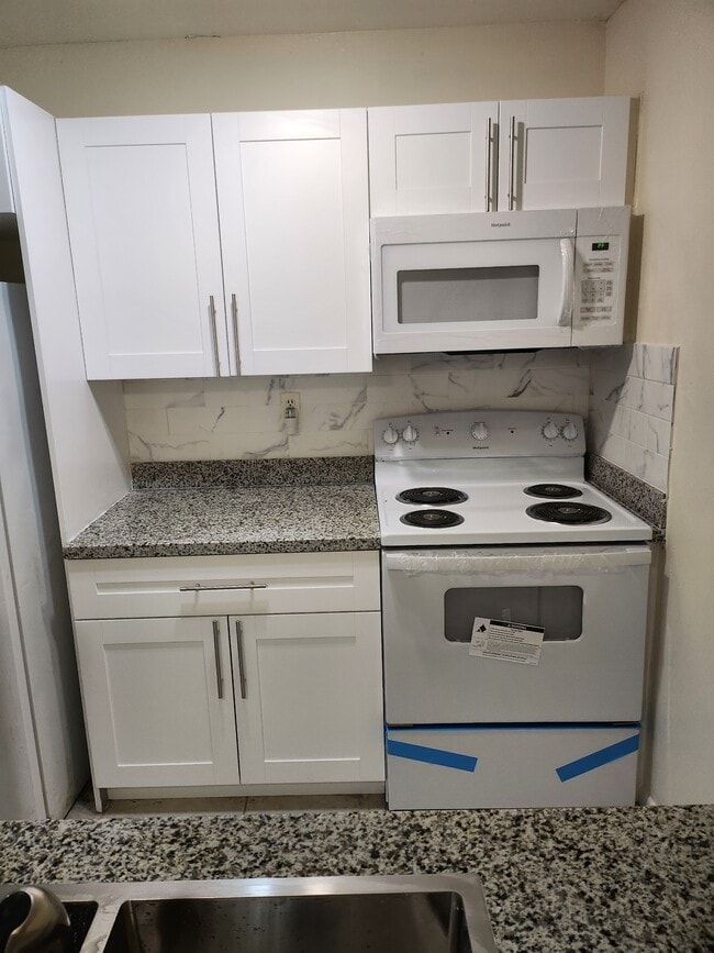 Photo - 4269 NW 89th Ave Condo Unit Updated 1bedroom 1.5 bath