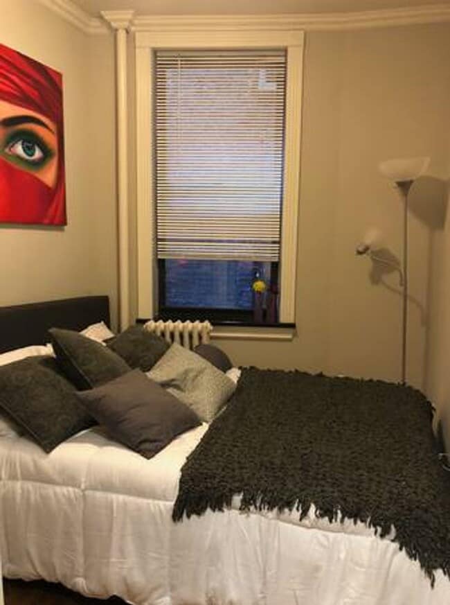 Building Photo - E 35TH ST.